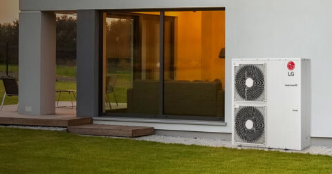 6 monoblock warm­te­pom­pen om het warm van te krijgen