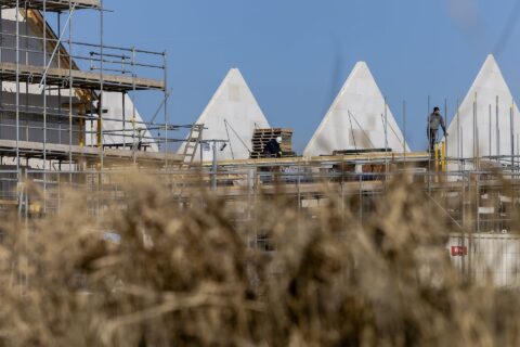 1 op 3 bouwprofessionals moet structureel overwerken door personeelstekort